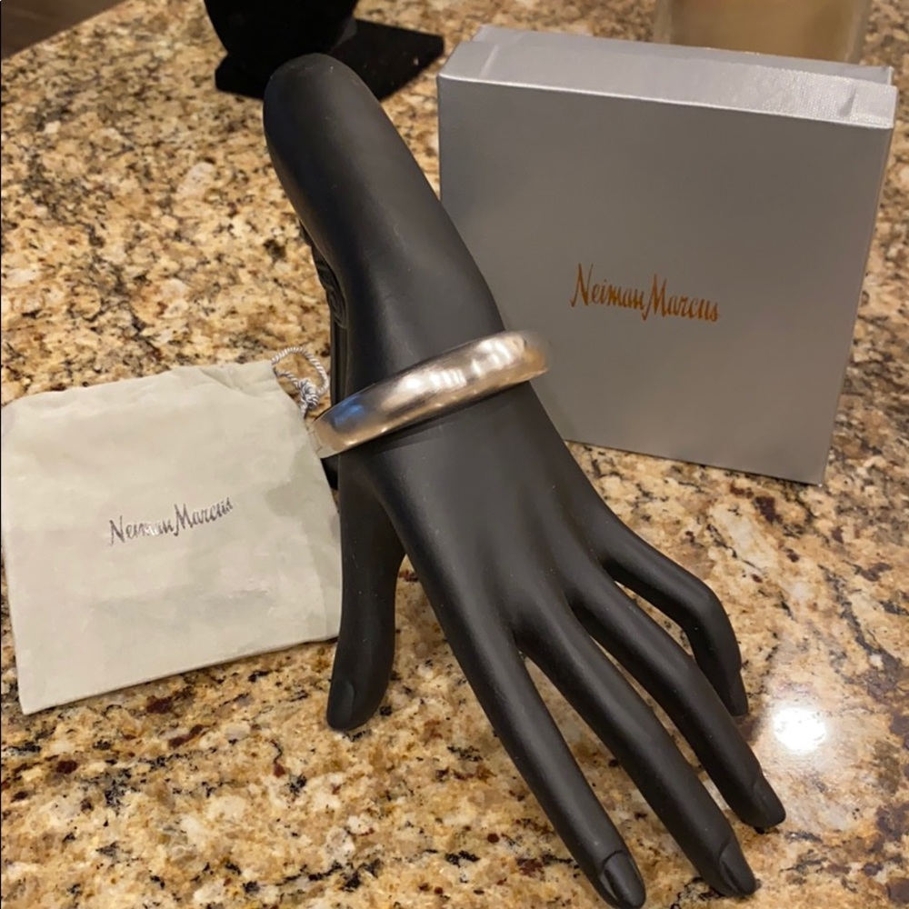 Kendra Scott KAIA Bangle - Picture 2 of 7
